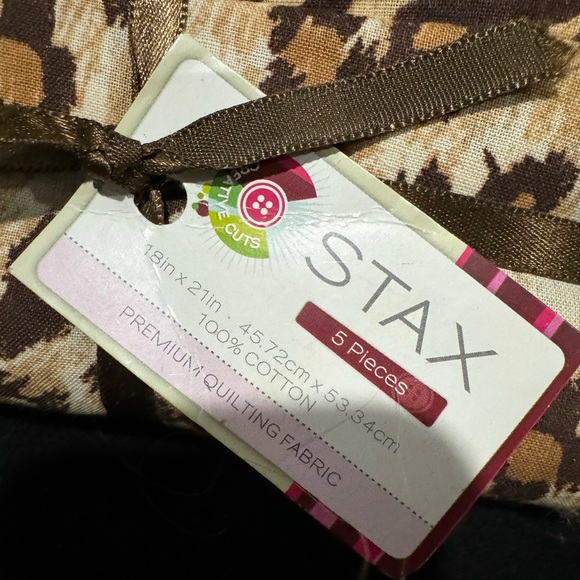 NWT Premium Quilting Fabric - Picture 3 of 3